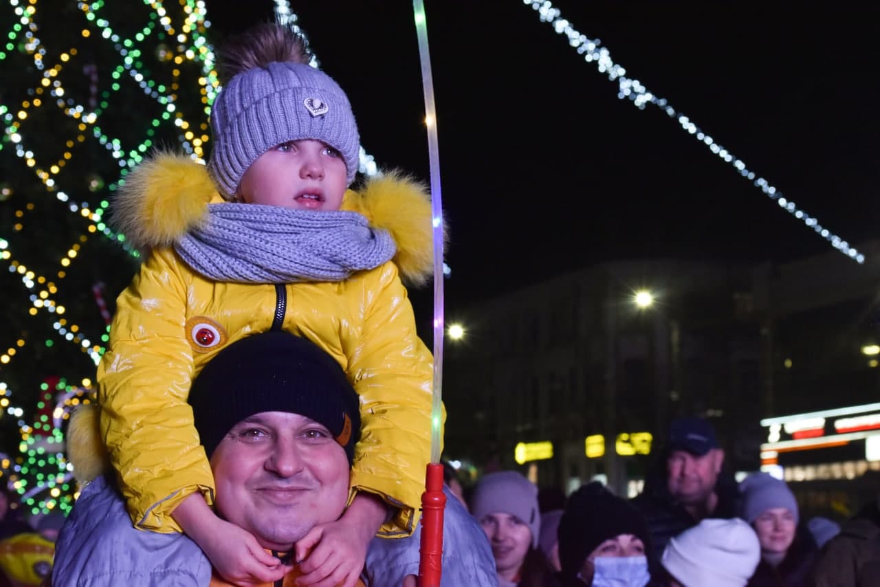 У Кропивницькому відкрили головну міську новорічну ялинку. ФОТО