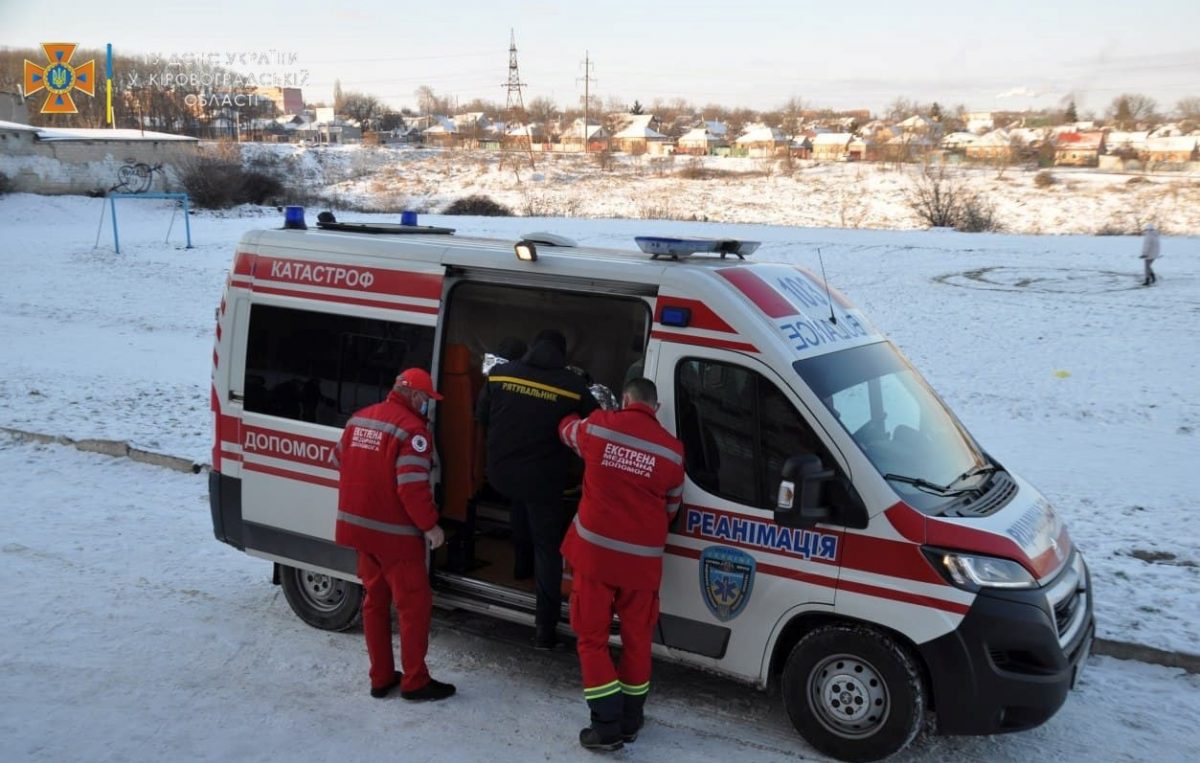 Депутат міськради врятував дівчинку, яка провалилася під кригу в Кропивницькому. ФОТО