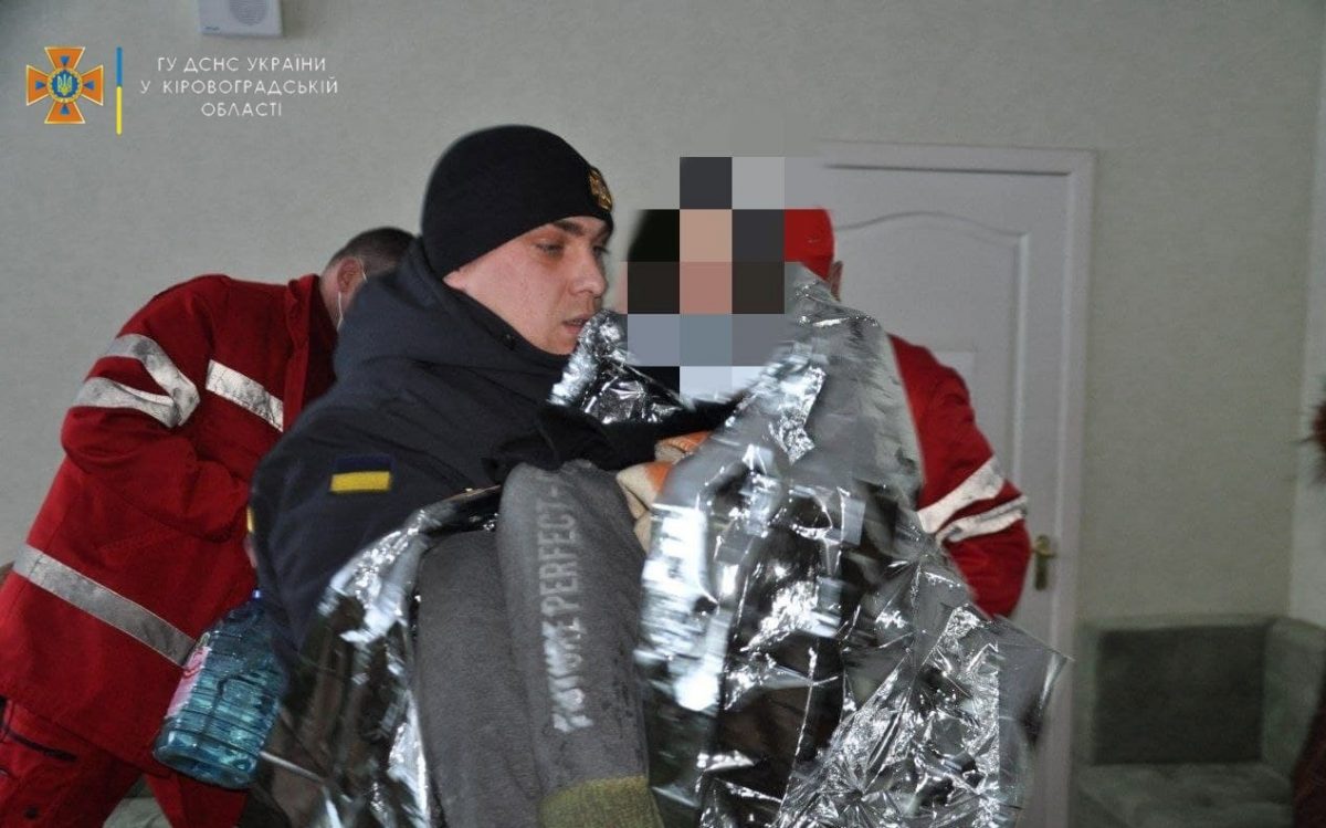 Депутат міськради врятував дівчинку, яка провалилася під кригу в Кропивницькому. ФОТО