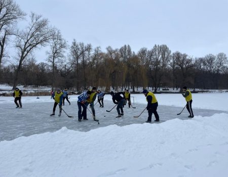 В Онуфріївці на Кіровоградщині відбувся турнір із хокею на льоду. ФОТО