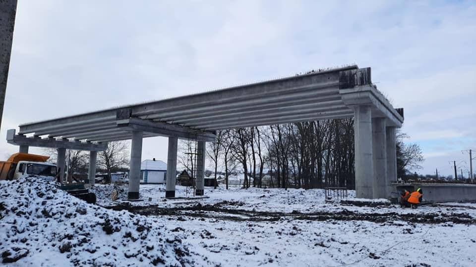 Дорожники відновили реконструкцію шляхопроводу в Знам’янці Другій. ФОТО