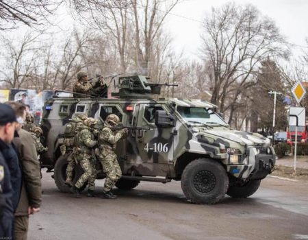 У МВС обіцяють не допустити сепаратистських проявів, а “гіркіних” розстрілювати
