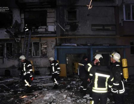 Під час вибуху і пожежі у 9-типоверхівці Кропивницького загинула людина, ще 3 – постраждали. ФОТО. ВІДЕО