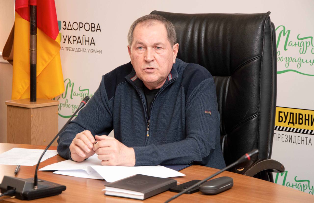Голова Кіровоградської ОВА: Наші водії і далі вивозитимуть населення із зони бойових дій