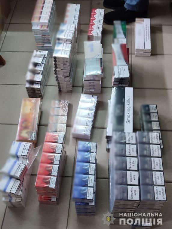 За день на Кіровоградщині вилучили 2,5 тисячі пачок цигарок, що продавали незаконно. ФОТО