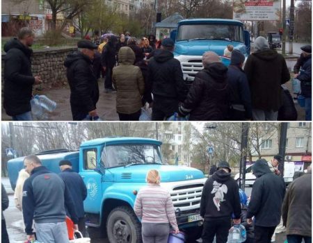 Кропивничани автоцистернами підвозять воду в Миколаєві, де пошкоджено водогін. ФОТО