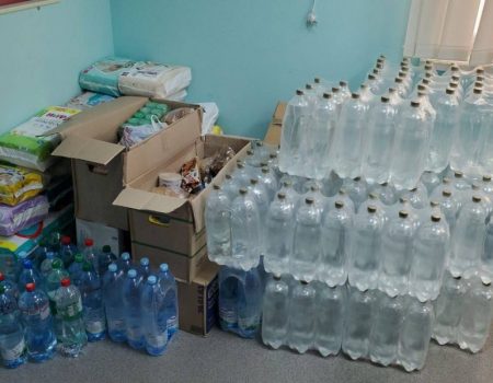 В Олександрії на Кіровоградщині допомагають пасажирам евакуаційних потягів. ФОТО