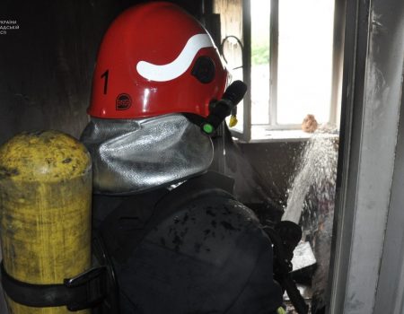У Кропивницькому сталася пожежа в дев’ятиповерхівці. ФОТО