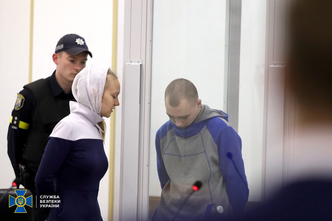 Окупанта, який впритул розстріляв з автомата мирного жителя, засудили до довічного ув&#8217;язнення
