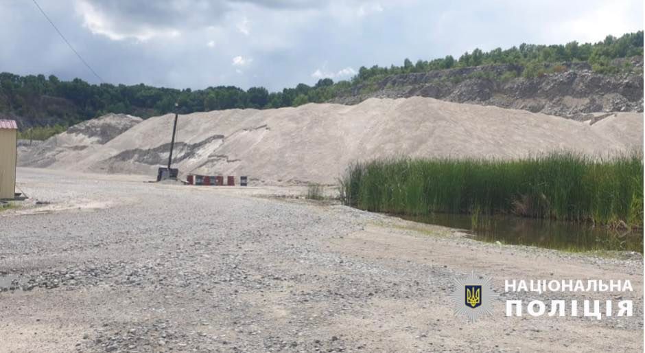 На Кіровоградщині керівника підприємства підозрюють у незаконному видобутку граніту на 80 млн грн