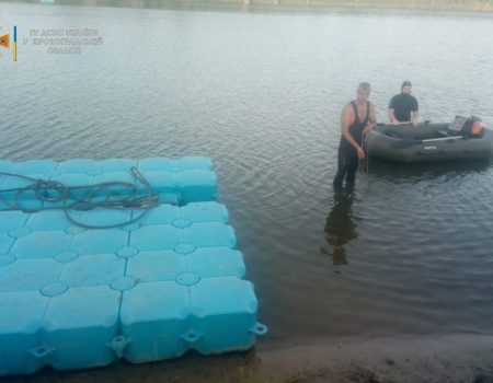 Машина, яка потонула в Мартоноші на Кіровоградщині разом із людьми, виявилася бронетранспортером