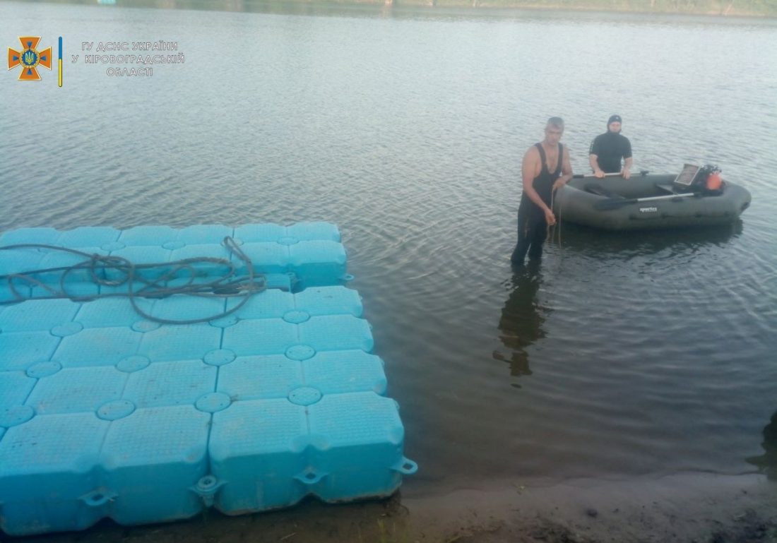 Машина, яка потонула в Мартоноші на Кіровоградщині разом із людьми, виявилася бронетранспортером