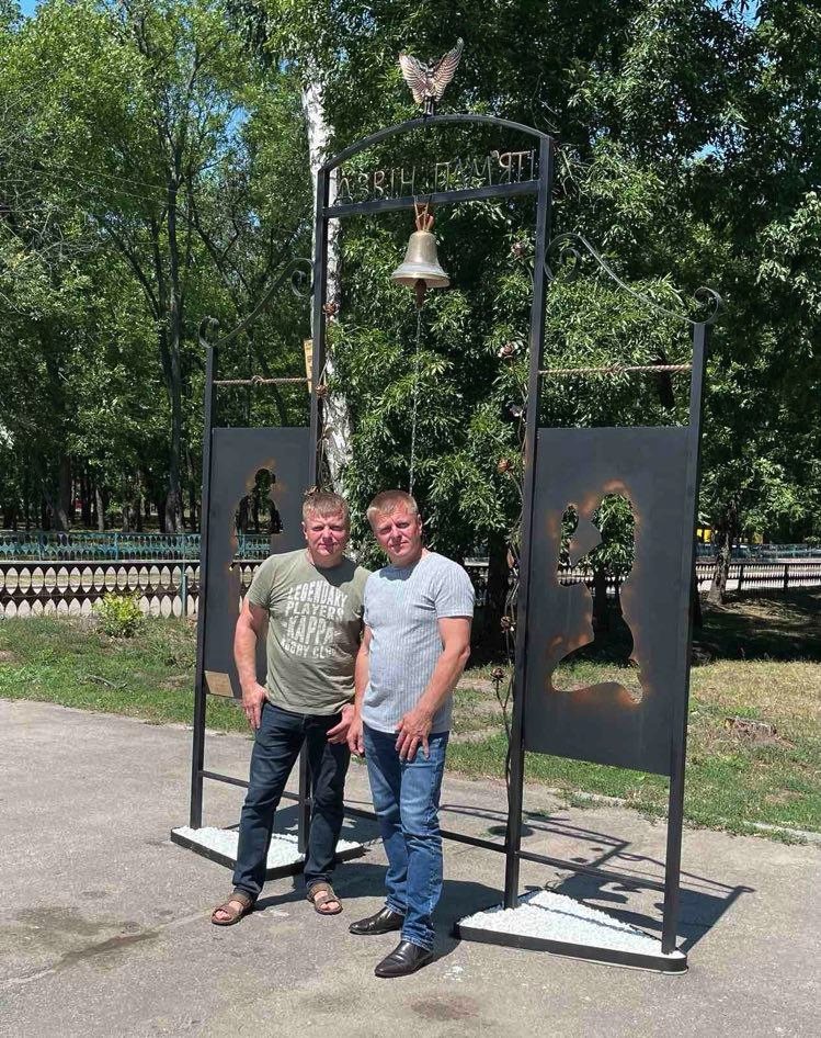 У Кропивницькому встановлюють “Дзвін пам&#8217;яті” за загиблими героями. ФОТО
