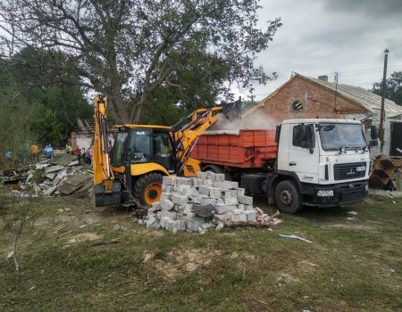 Міська влада надасть матеріальну допомогу родинам, будинок яких пошкодили вибухи ракет