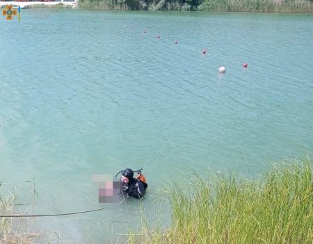 У Катеринівці на Кіровоградщині втопився хлопець, водолази майже півтори доби шукали тіло. ФОТО