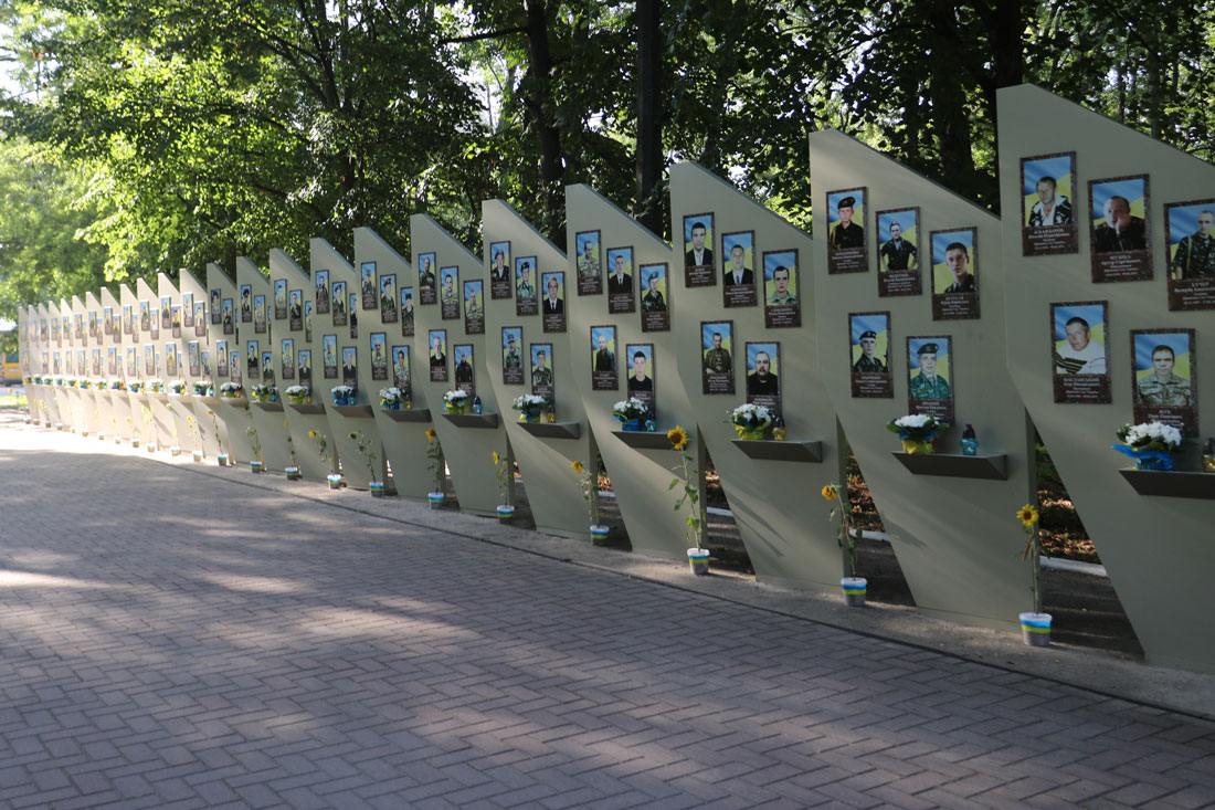 У Кропивницькому вшанували загиблих захисників України. ФОТО