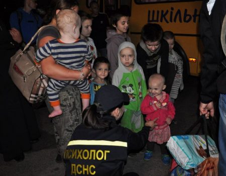 Кіровоградщина зустріла третій евакуаційний потяг із Донеччини. ФОТО