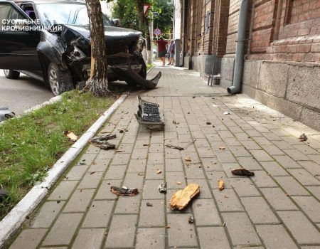 У ДТП в центрі Кропивницького постраждали жінка та дворічна дитина. ФОТО