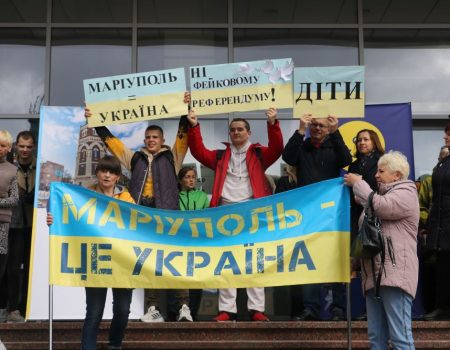 Маріупольці Кропивницького не вірять референдумам окупантів і обирають Україну. ФОТО