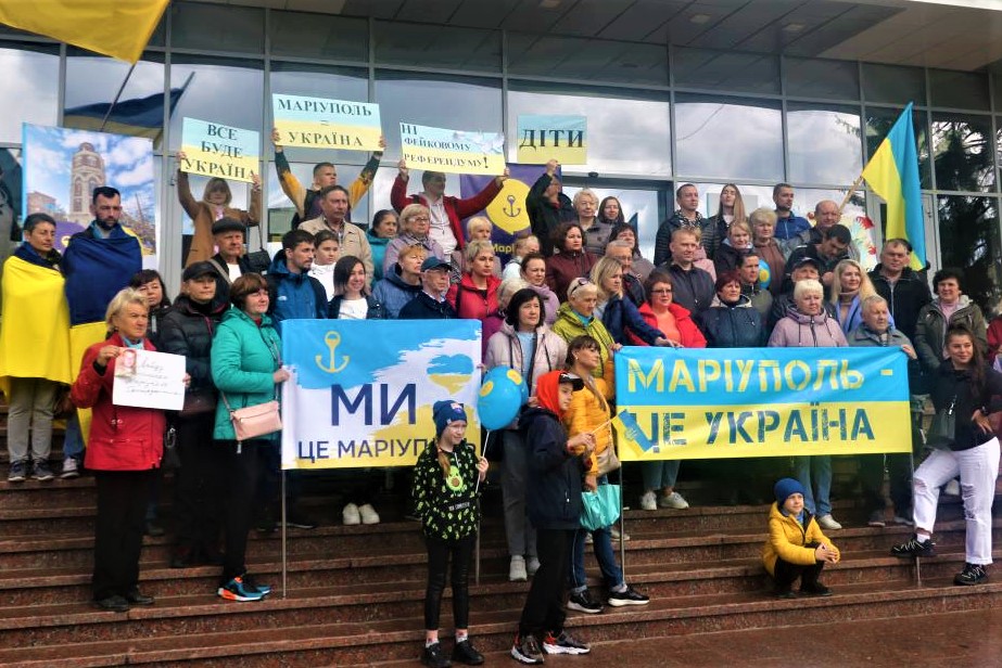 Маріупольці Кропивницького не вірять референдумам окупантів і обирають Україну. ФОТО