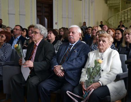 Науковці кропивницького педуніверситету отримали нагороди. ФОТО