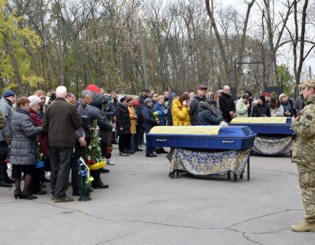 У Кропивницькому попрощалися із загиблими Олександром Кулаченковим та Олександром Кривоносом