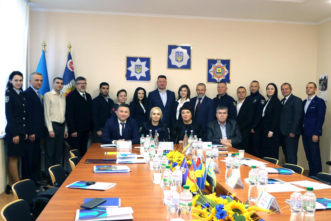 У Кропивницькому науковці та практики кількох країн обговорили проблему дотримання прав під час війни