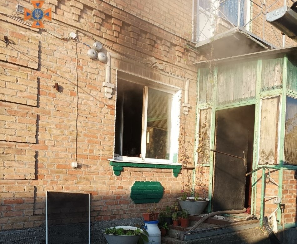 У Кропивницькому під час однієї пожежі людина отруїлася чадним газом, під час іншої &#8211; загинула