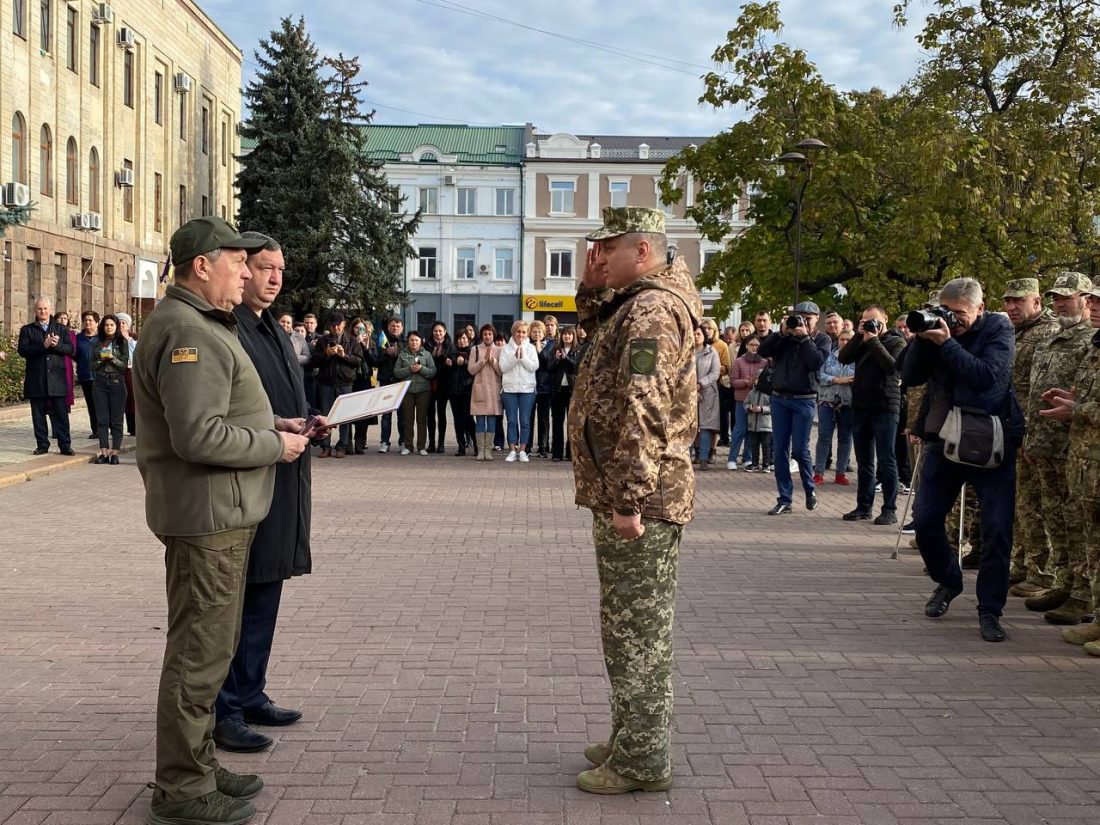 У День захисників та захисниць України військові Кіровоградщини отримали відзнаки від обласної влади