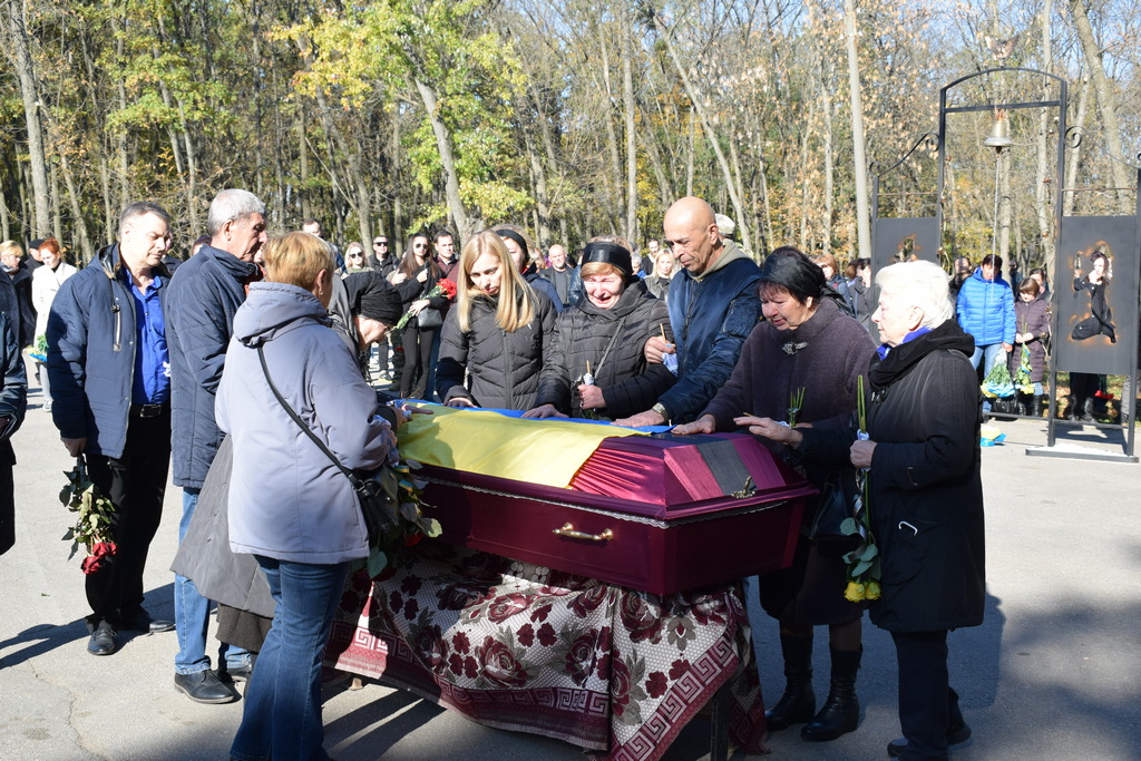 Кропивничани провели в останню путь загиблого земляка Олександра Леконта. ФОТО