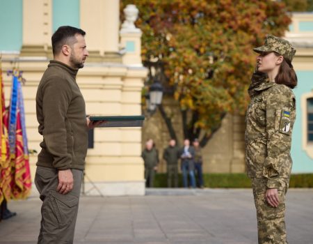 Військова з Кіровоградщини отримала від Президента України “Хрест бойових заслуг”. ФОТО