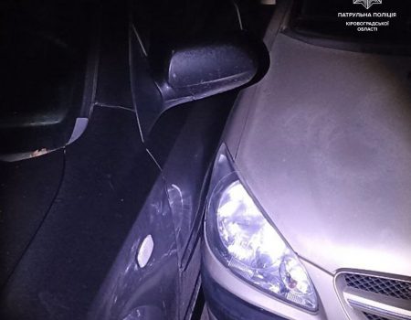 У Кропивницькому водійка напідпитку поки припаркувалася – скоїла дві ДТП. ФОТО