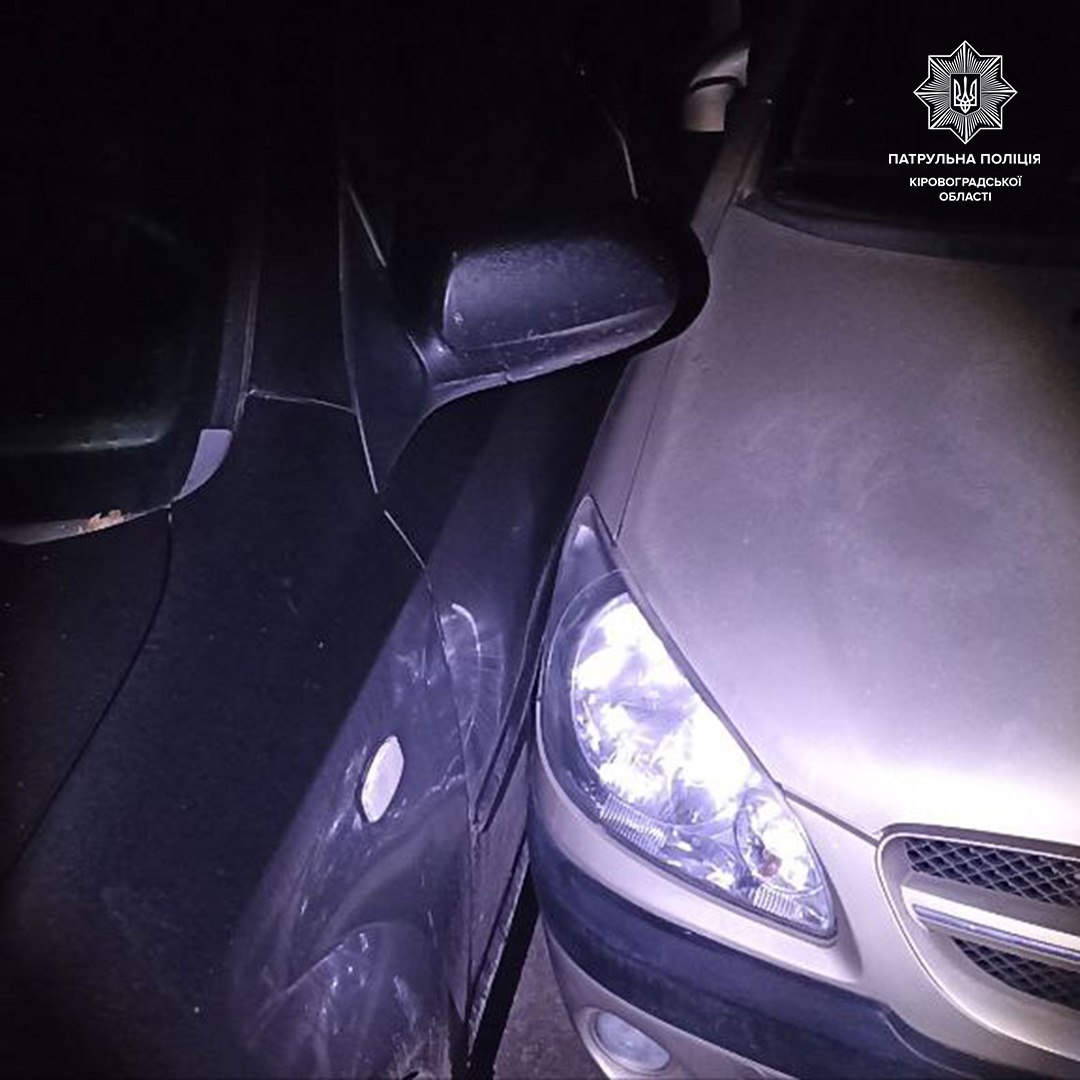 У Кропивницькому водійка напідпитку поки припаркувалася &#8211; скоїла дві ДТП. ФОТО