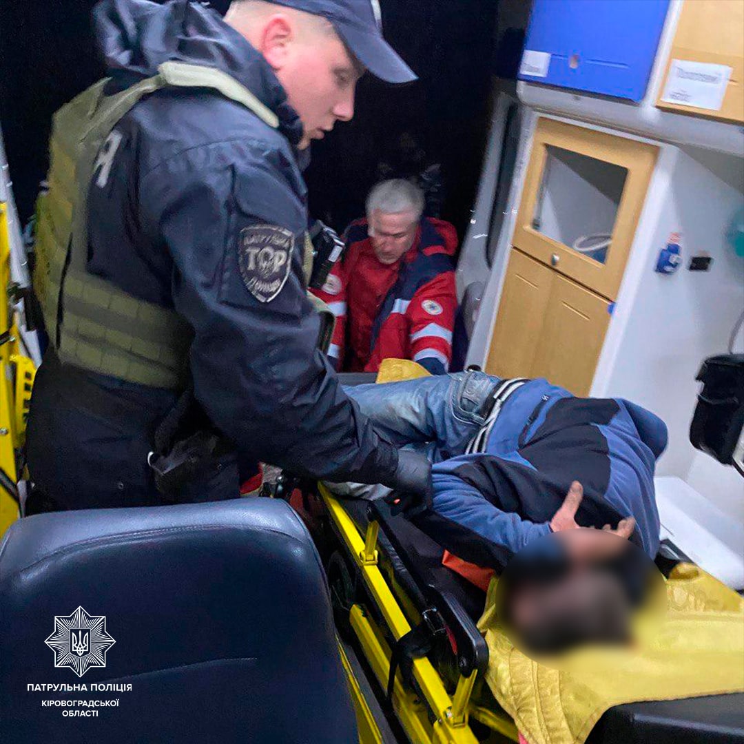 У Кропивницькому неподалік пляжу знайшли непритомного чоловіка. ФОТО
