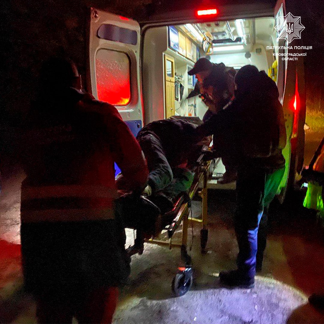 У Кропивницькому неподалік пляжу знайшли непритомного чоловіка. ФОТО