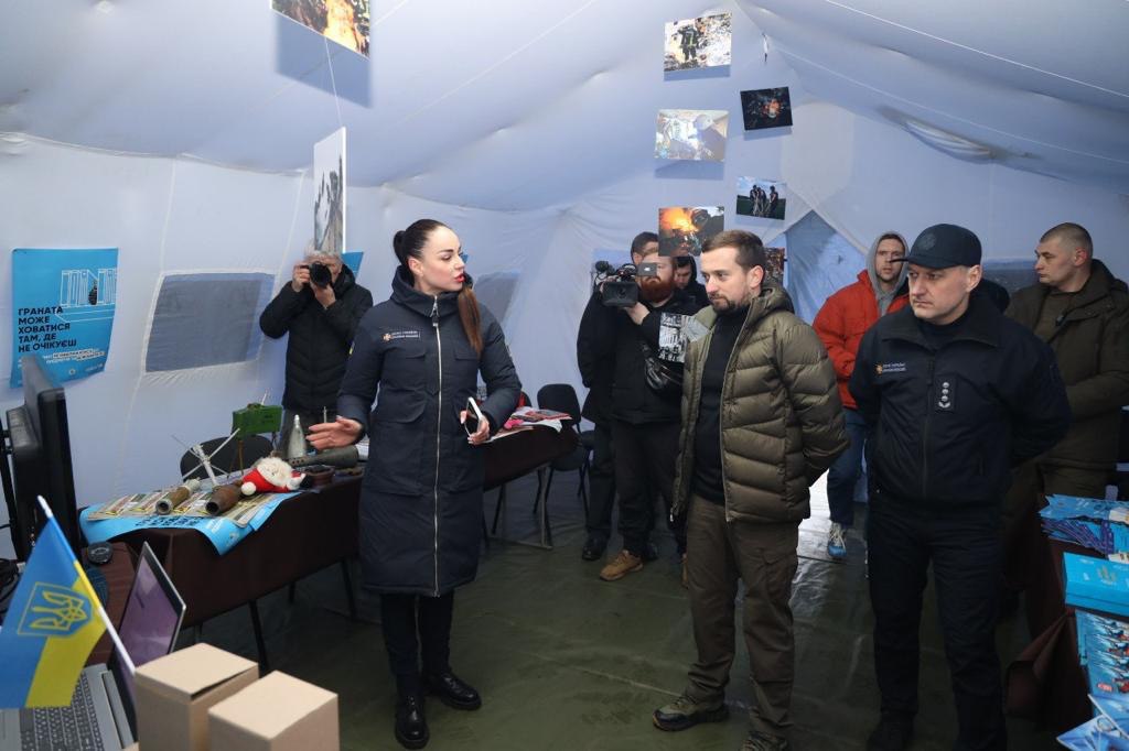На Кіровоградщині розгорнули мобільні пункти незламності, де можна грітися та заряджати гаджети
