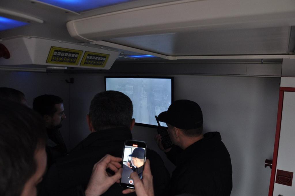 На Кіровоградщині розгорнули мобільні пункти незламності, де можна грітися та заряджати гаджети