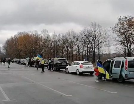 У Кропивницькому відбувся автопробіг на честь звільнення Херсона. ФОТО