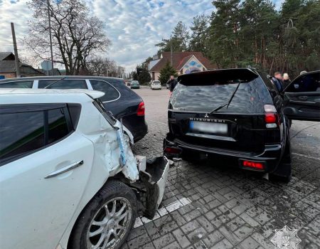 Полтавський дилер Renault “злив” одеському 12 замовлень від медиків Кіровоградщини
