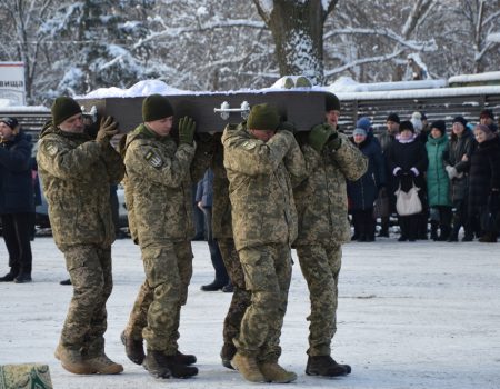 Хворіли, але не ховалися за спинами інших – Кропивницький втратив ще двох військових. ФОТО