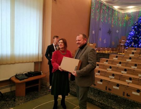 Освітяни Кіровоградщини отримали майже тисячу ноутбуків. ФОТО