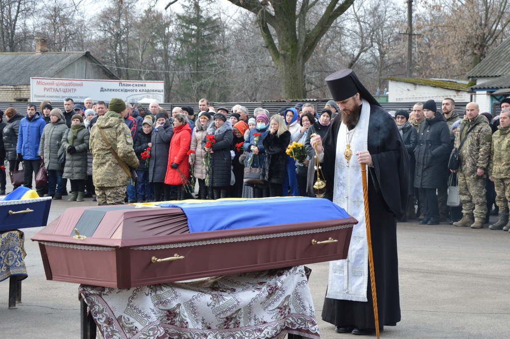У Кропивницькому попрощалися з трьома загиблими військовими. ФОТО