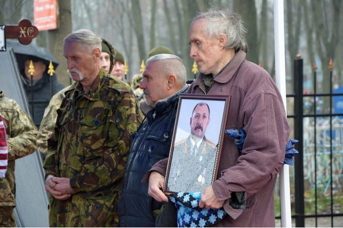 У Кропивницькому попрощалися з крайовим отаманом та бійцем добровольчої армії, який загинув під Бахмутом. ФОТО