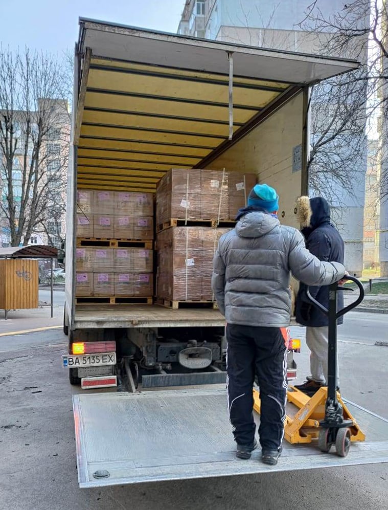 На Кіровоградщині роздали тисячу пакунків гуманітарної допомоги. ФОТО