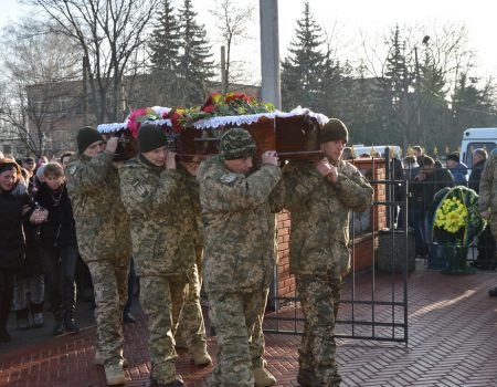 У Кропивницькому попрощалися з ексначальником УМВС області, який загинув під Бахмутом. ФОТО
