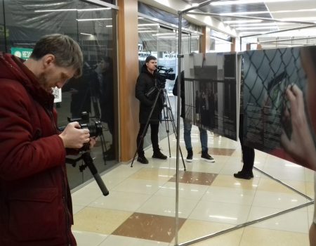 Фотовиставку “Історії з окупованого Криму” відкрили в Кропивницькому до річниці анексії півострова. ФОТО