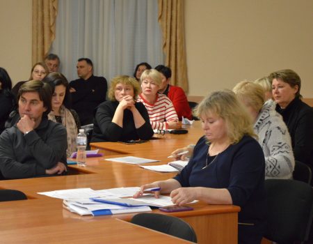Питання про звільнення начальниці управління освіти вимагають винести на сесію міськради Кропивницького