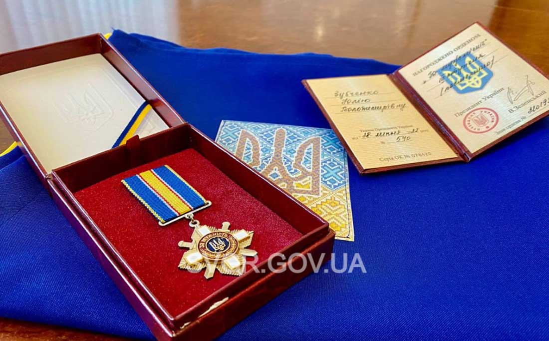 Рідним медикині полку &#8220;Азов&#8221; із Кіровоградщини вручили орден, яким її нагородили посмертно