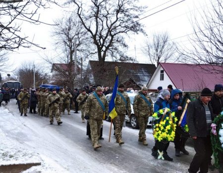 На вихідних у Кропивницькому попрощалися з трьома загиблими захисниками. ФОТО