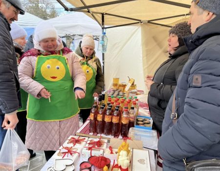 У Кропивницькому волонтери продавали власні крафтові вироби, щоб допомогти ЗСУ. ФОТО